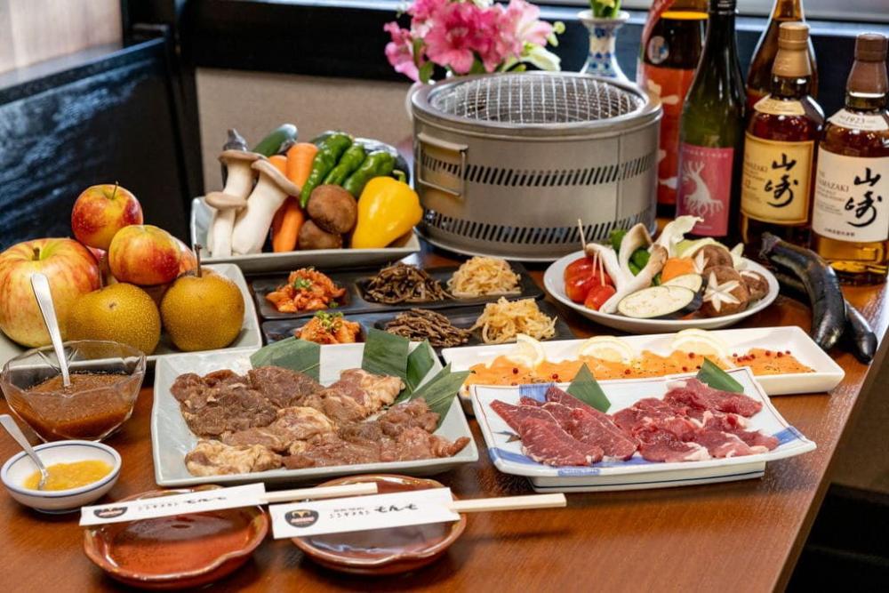 炭火焼肉ジンギスカンもんも
